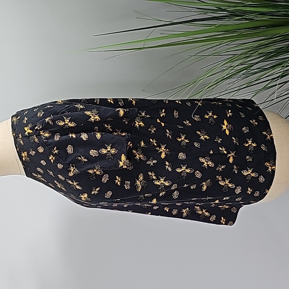 Alice + Olivia Rylyn Embellished T-Shirt - Picture 7 of 10